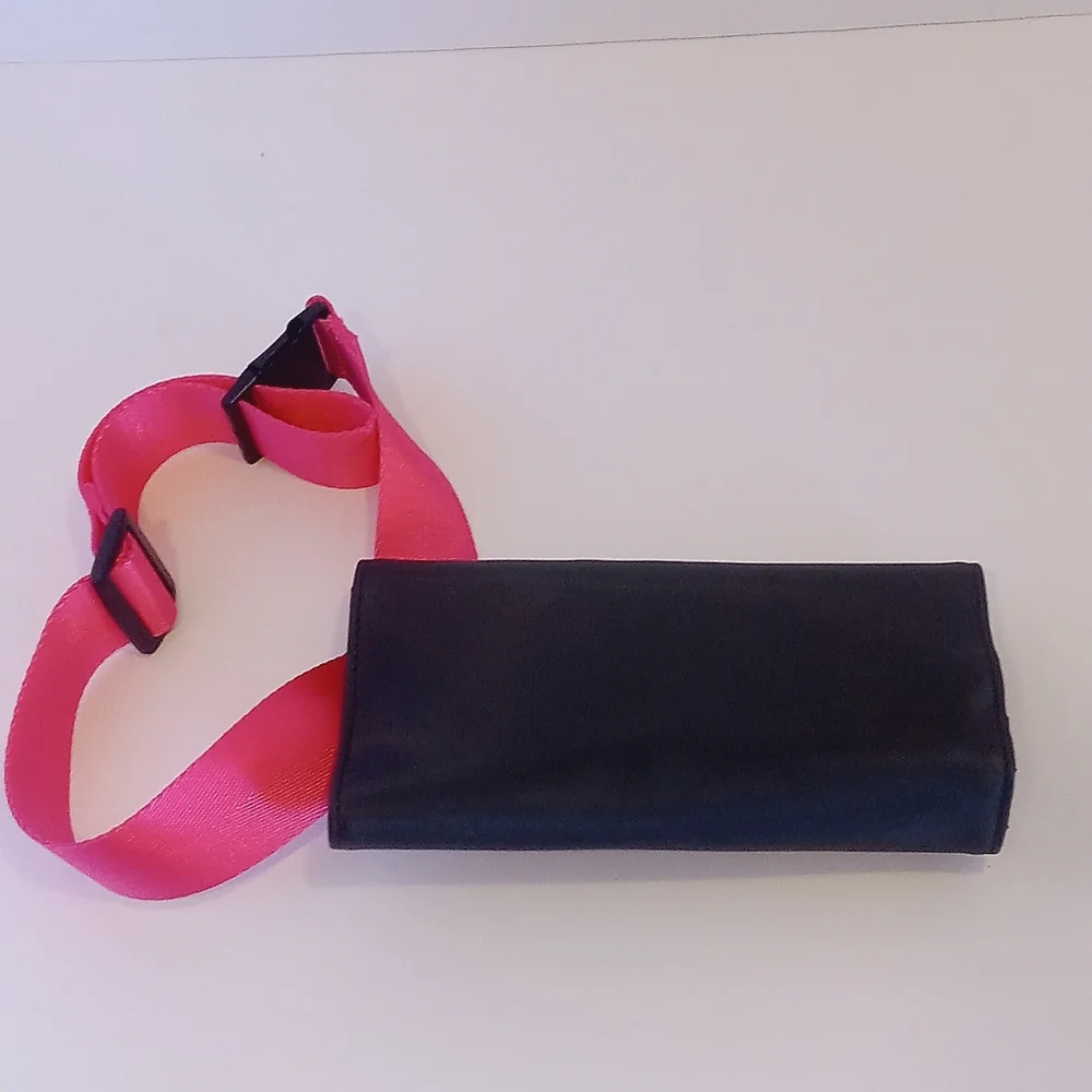 Kendall + Kylie Black & Pink Make Up and Brush Bag with Adjustable Strap NWOT.